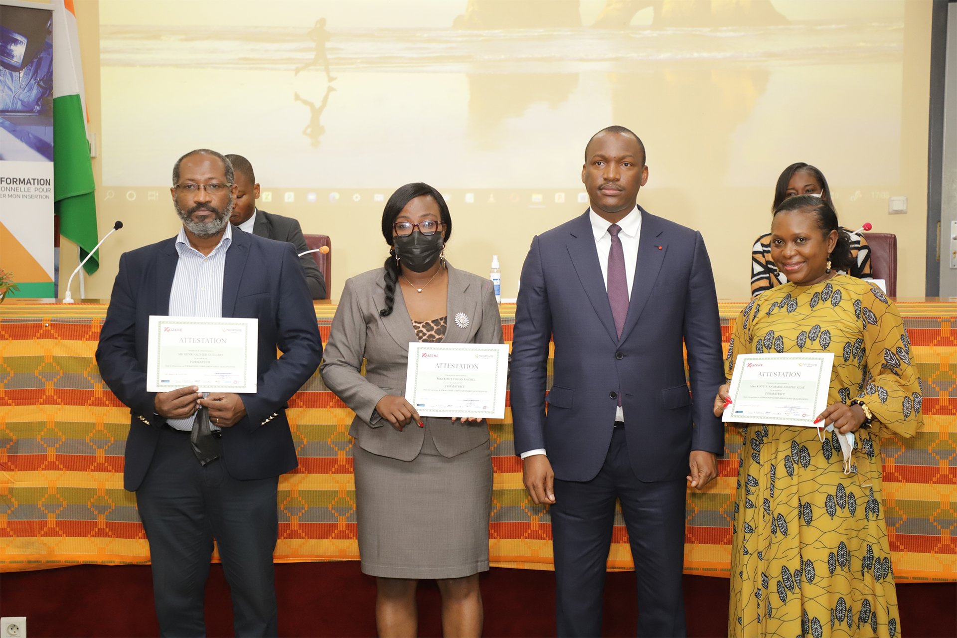Remise de certificats de formation Agence Emploi Jeune
